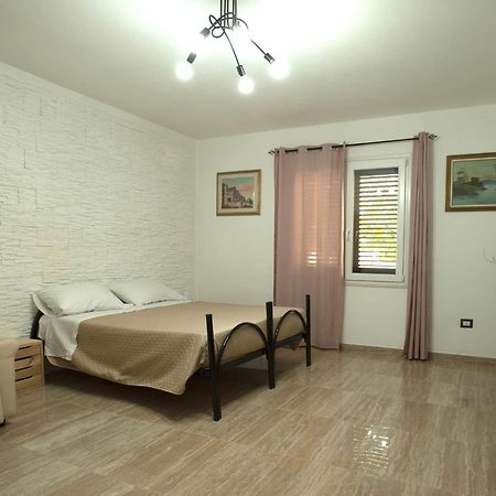 Appartamento Sul Mare Su Forti ภายนอก รูปภาพ